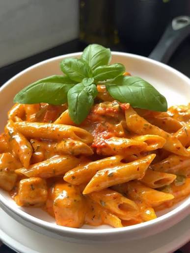 PROTEİN TAVUKLU PENNE