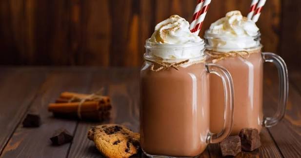 ÇİKOLATALI MİLKSHAKE
