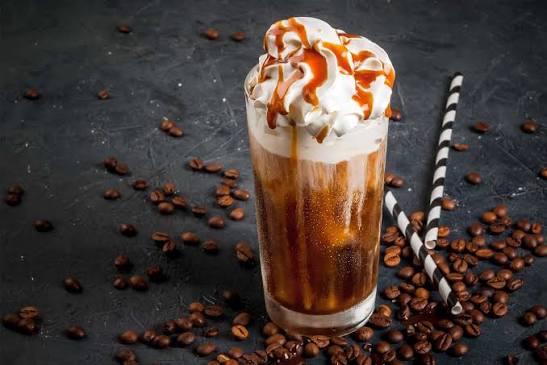 KARAMELLİ MILKSHAKE