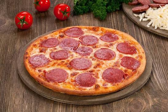 SUCUKLU PİZZA